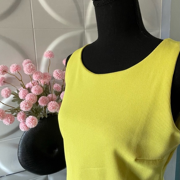 INC International Concepts Yellow Chartreuse Sleeveless Peplum Top Size Small - Picture 2 of 7